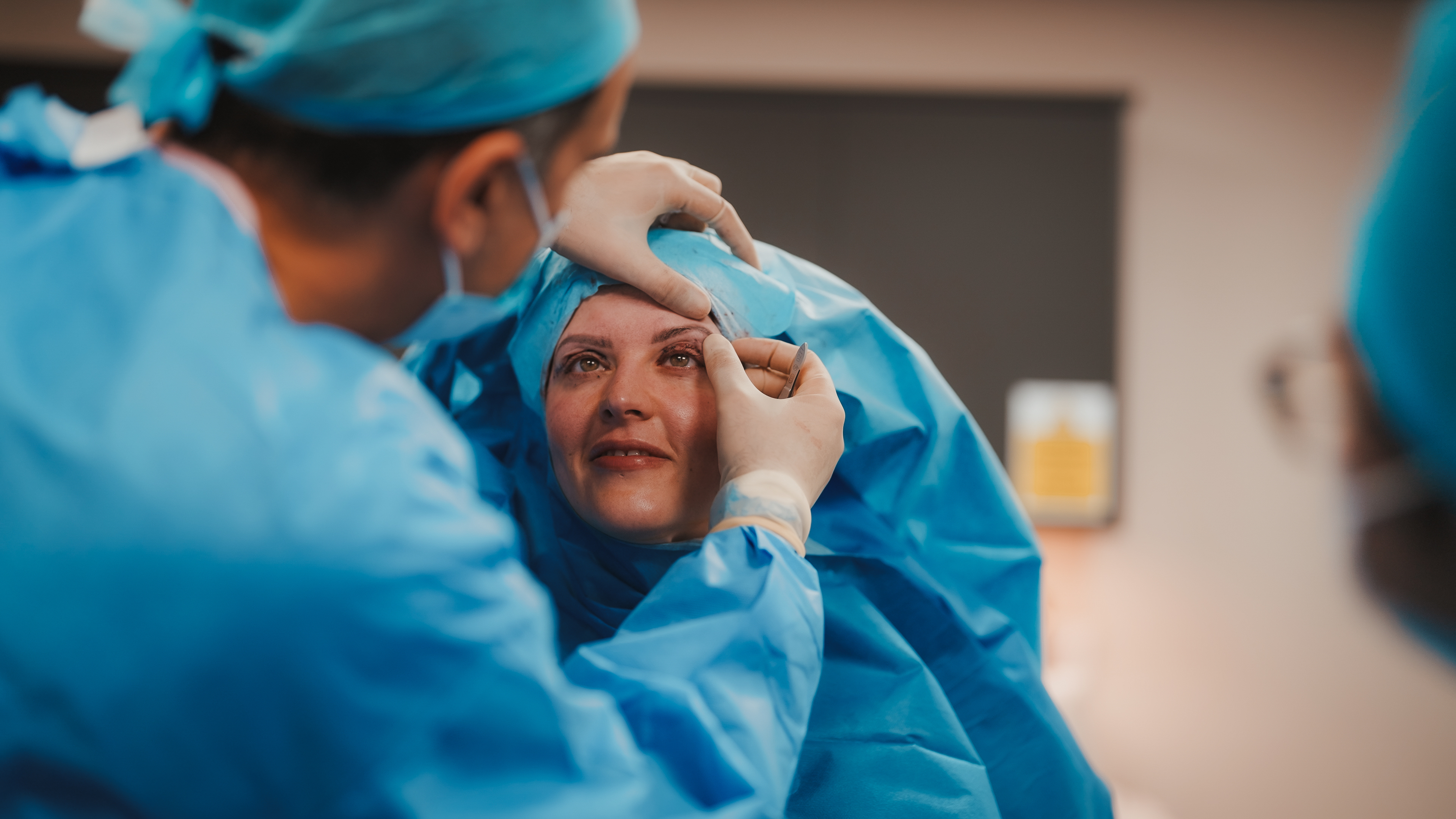 Eyelid surgery procedure